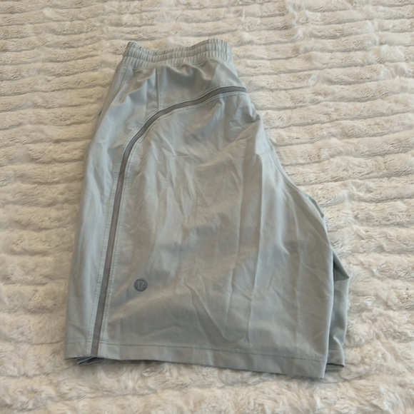 Lululemon 7in Pace Breakers - Picture 2 of 2